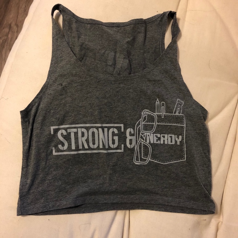 Strong & nerdy crop- excellent condition